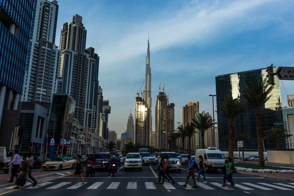 Dubai Police warn against undesignated crossings - Car Insurance